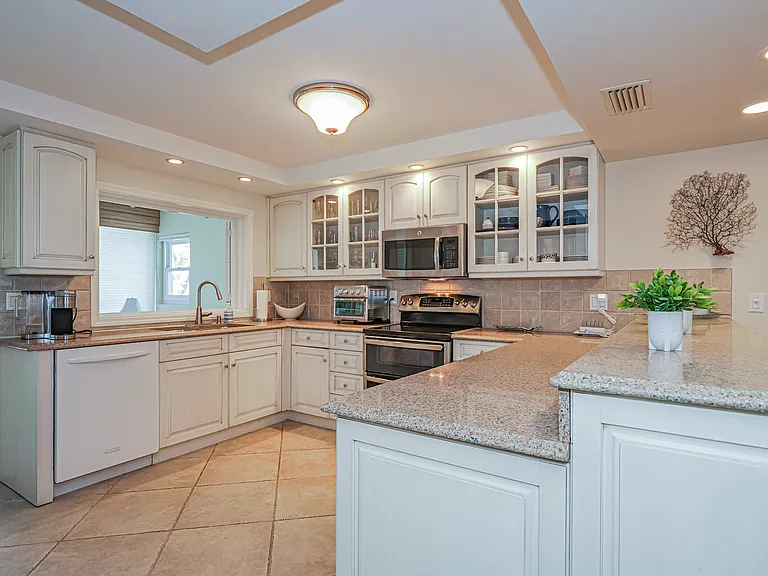 8416 Oceanside Dr #F11 — Photo 11