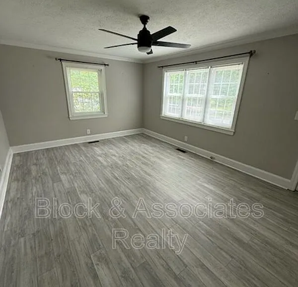 310 S High St — Photo 5