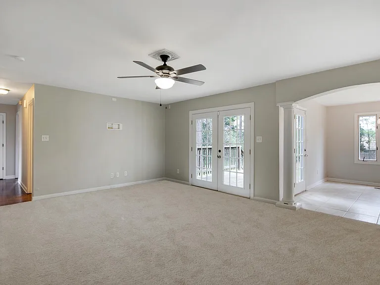 7558 Jennings Ln — Photo 5
