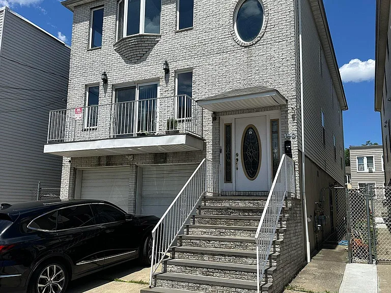 150 Clendenny Ave #2 — Photo 15
