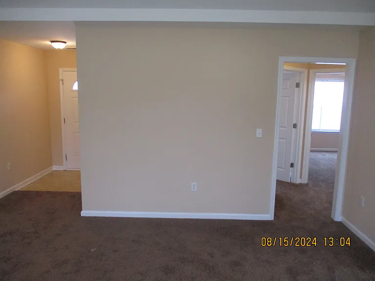 502 Leesburg Dr — Photo 10