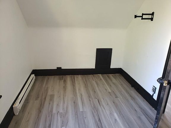3rd image of 1547 Elmwood Ave