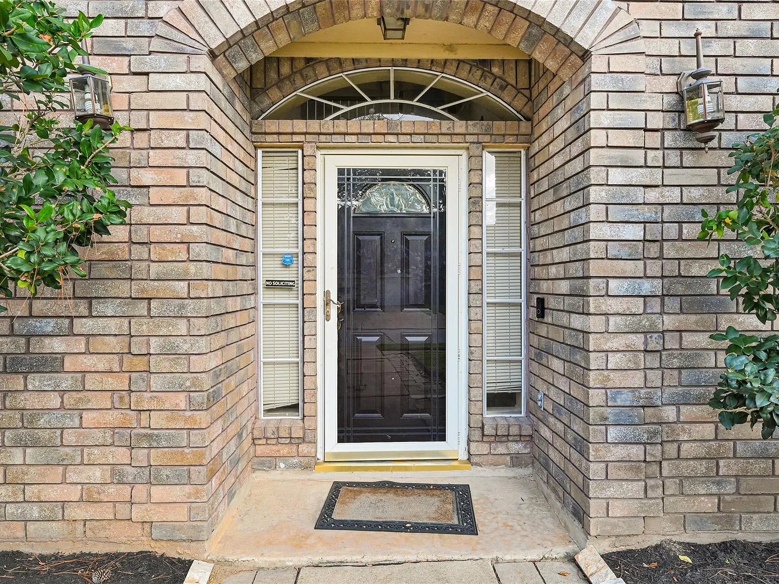 4 bed, 2.5 bath, 2774 sqft, $3,000 — Photo 4