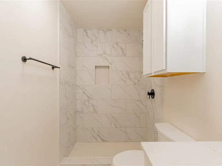 705 W Highpoint Dr #C — Photo 15