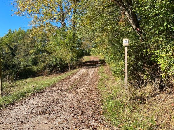 837 Centerpoint Rd, Oak Hill, OH 45656