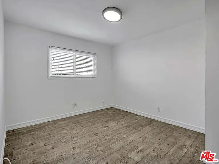 28040 Ermine Pl — Photo 25