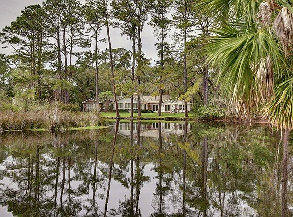 2nd image of 14 Black Banks Dr