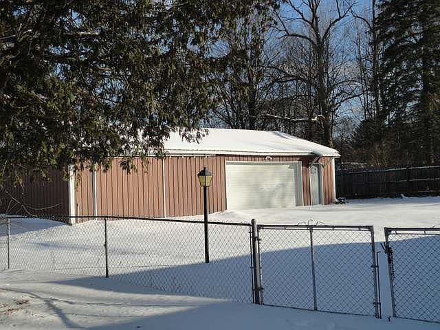 2nd image of 425 Shingle Lake Rd