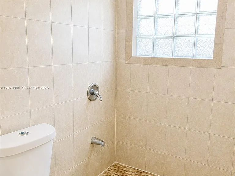 325 NE 108th St #1 — Photo 9