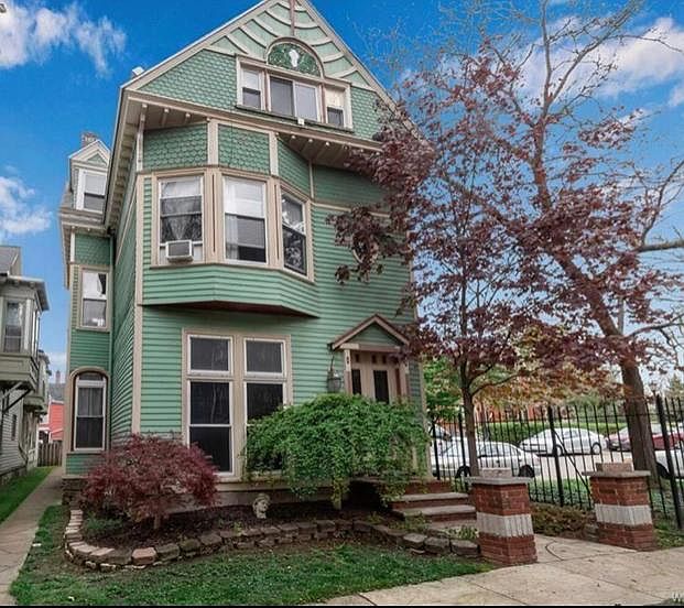 174 Mariner Street, 2nd floor unit