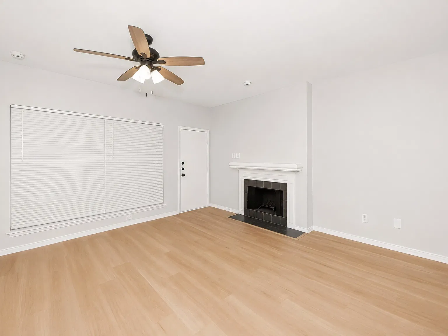 2 bed, 2.5 bath, 1134 sqft, $1,850 — Photo 3