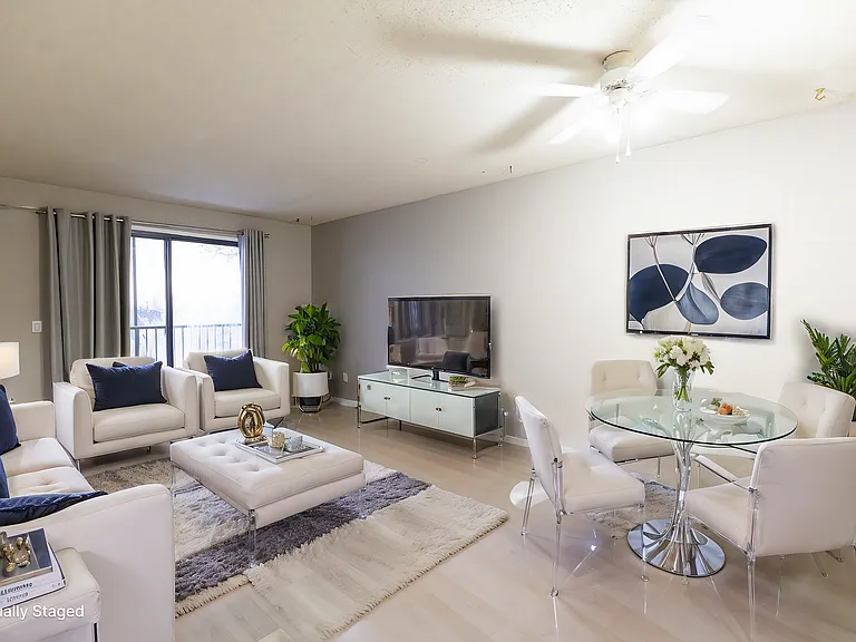 360 Falshire Dr NE — Photo 5