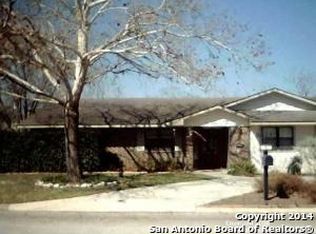 305 Cedalia Ave, Jourdanton, TX 78026