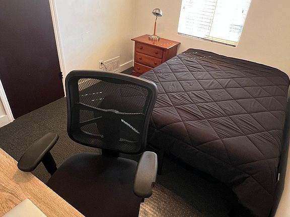4th image of 4213 N Westview Dr #2