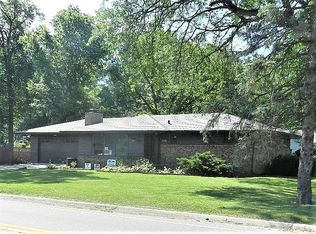 5725 Guilford Rd, Rockford, IL 61107