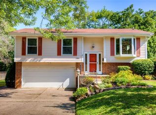 6221 Robin Dr, Des Moines, IA 50322