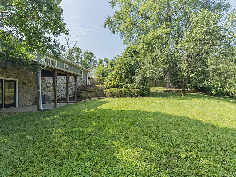 711 Carole Pl — Photo 37
