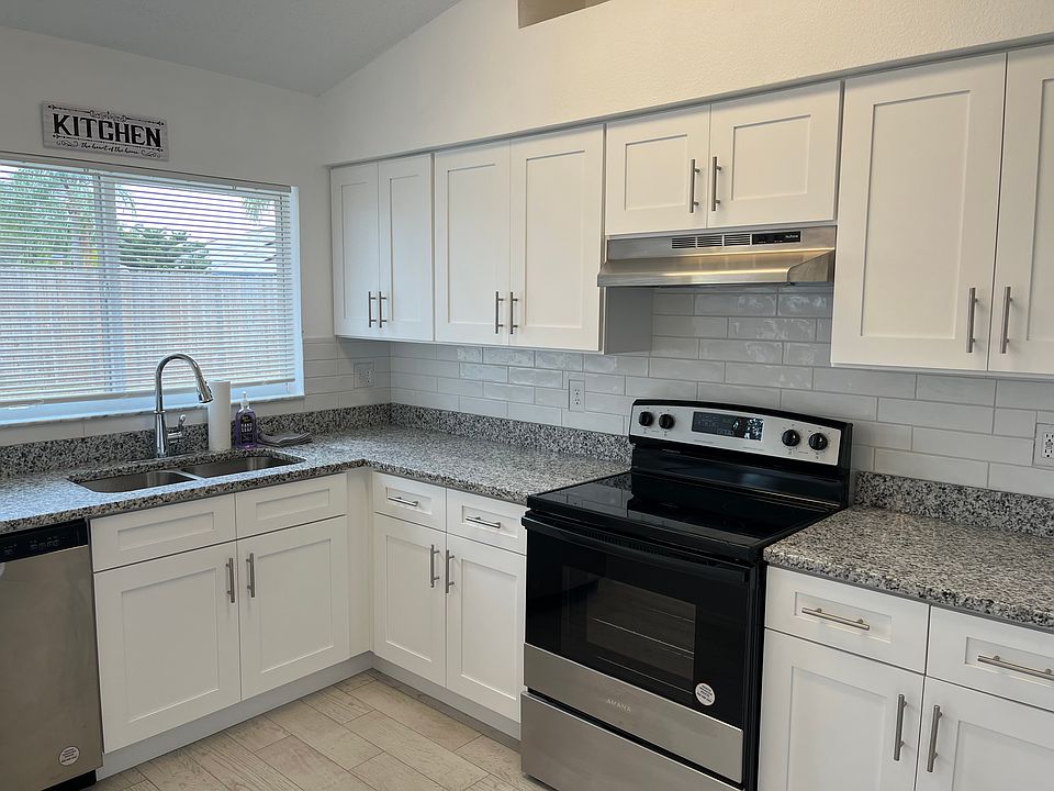 Brand new kitchen with brand new appliances