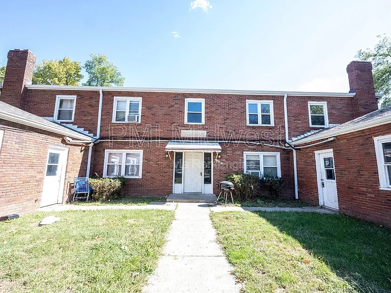 3725 N Sherman Dr #7 — Photo 3