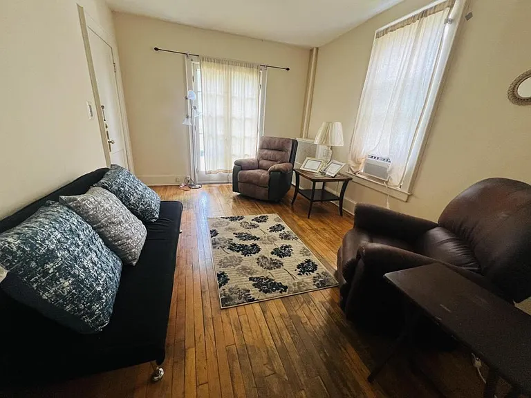 31 Pleasant St — Photo 7