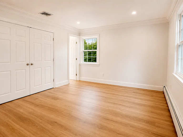 Millbrook Dr — Photo 14