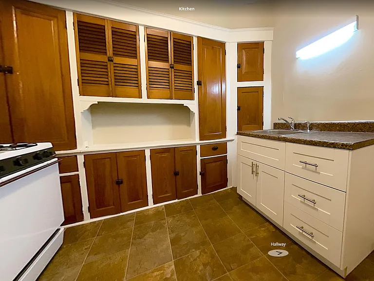$1075 1 BR, 1 BA Apt, Incl Heat & Electric - Close to UW-Milwaukee - 3000 N Oakland Ave — Photo 14