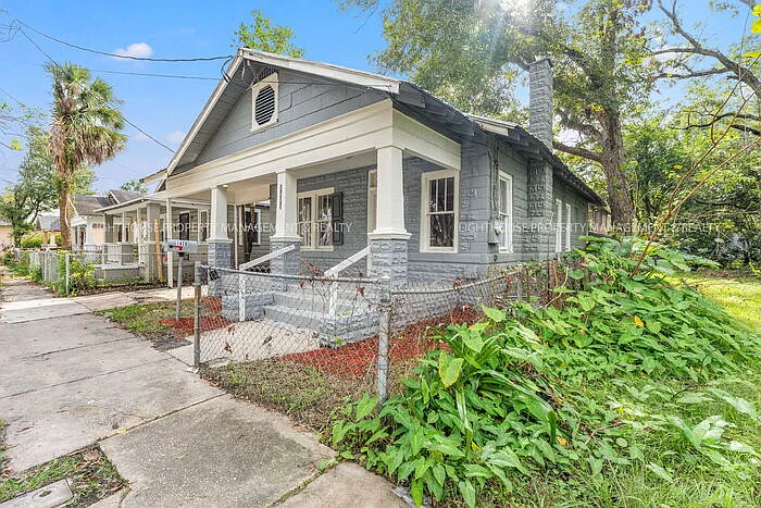 Building Photo - 1478 W 5th St