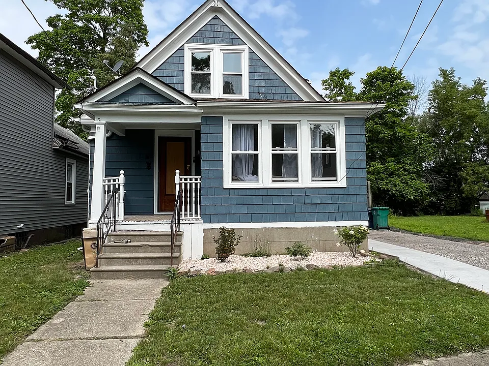 754 Monteagle St