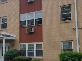 2 Radio Ave, Secaucus, NJ