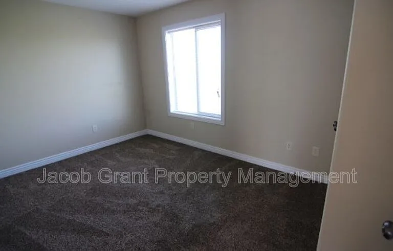245 Opal Ct #2H — Photo 7