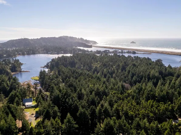 42365 Dena Ln, Pt Orford, OR 97465