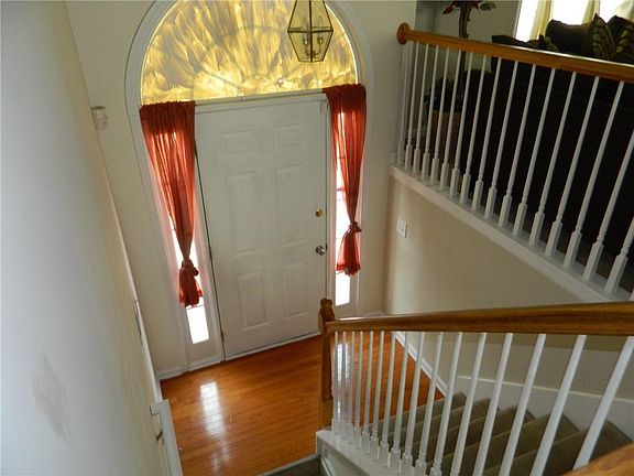 3rd image of 5108 Elgin Ct