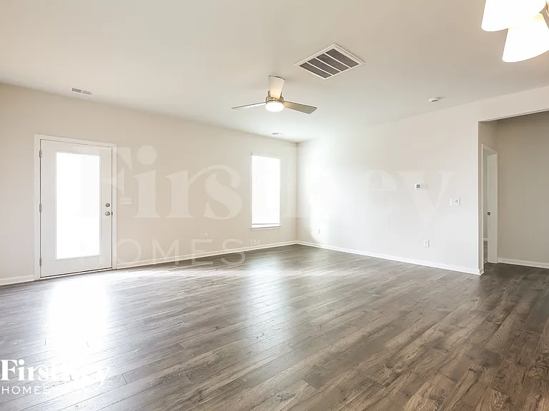 415 Stonefence Dr — Photo 3