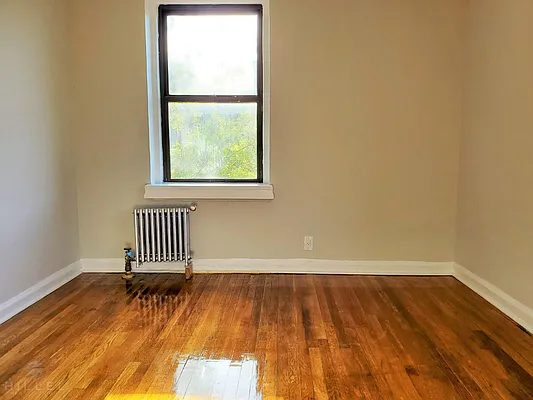 Rented by Hillel Realty Group | media 21