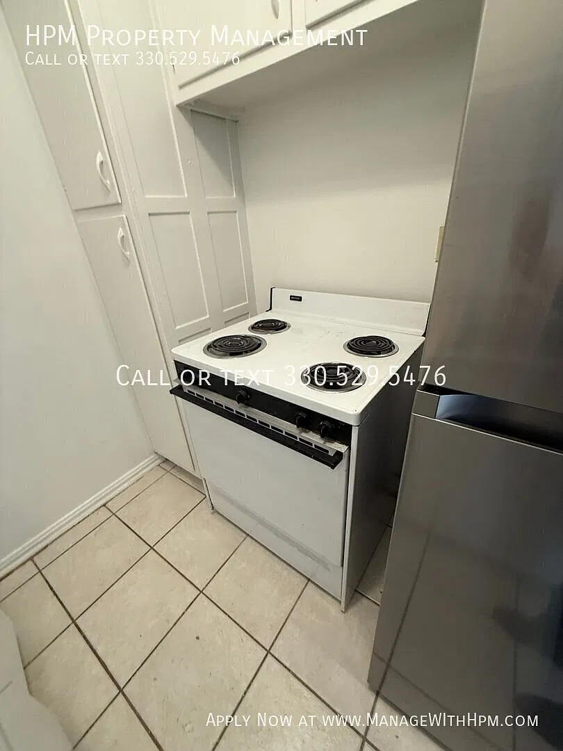2 bed, 1.5 bath, 1100 sqft, $1,050 — Photo 3