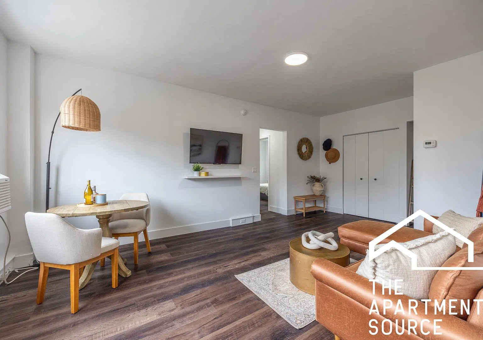 2 bed, 850 sqft, $2,595 — Photo 2