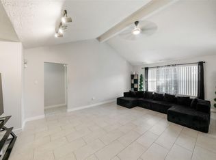 5850 Fallengate Dr, Spring, TX 77373