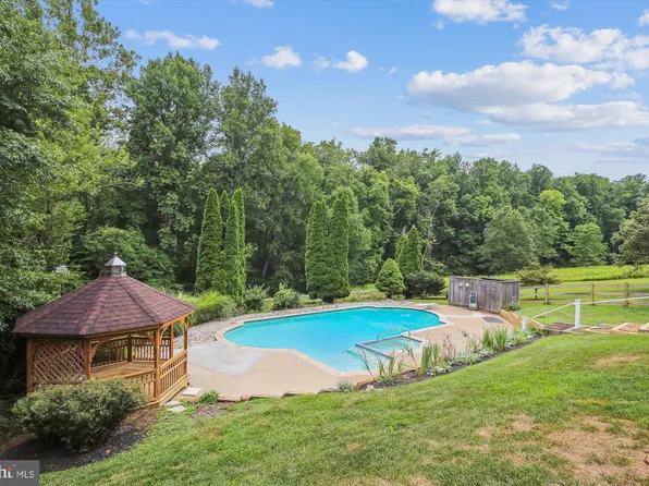 2833 Berryland Dr, Oakton, VA 22124