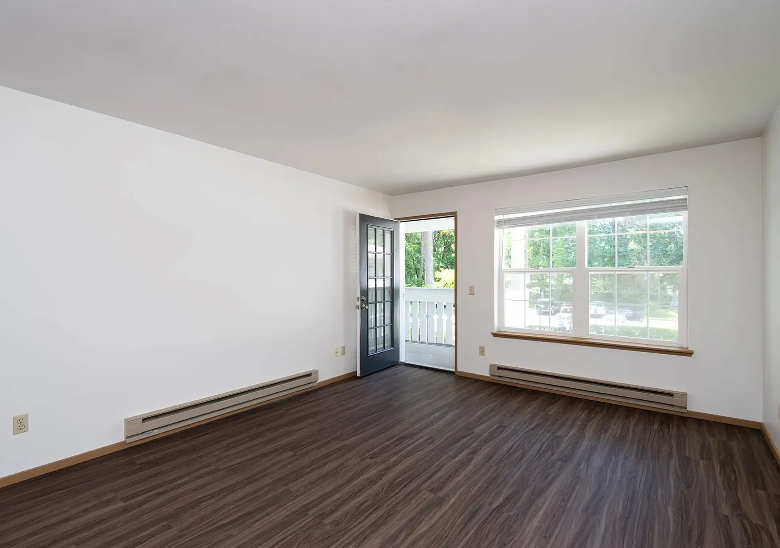 Fira Apartments — Photo 3