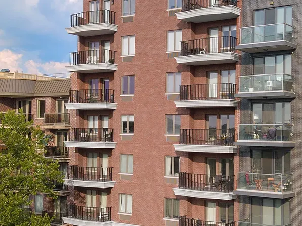 25-13 27th St #8A, Astoria, NY 11102