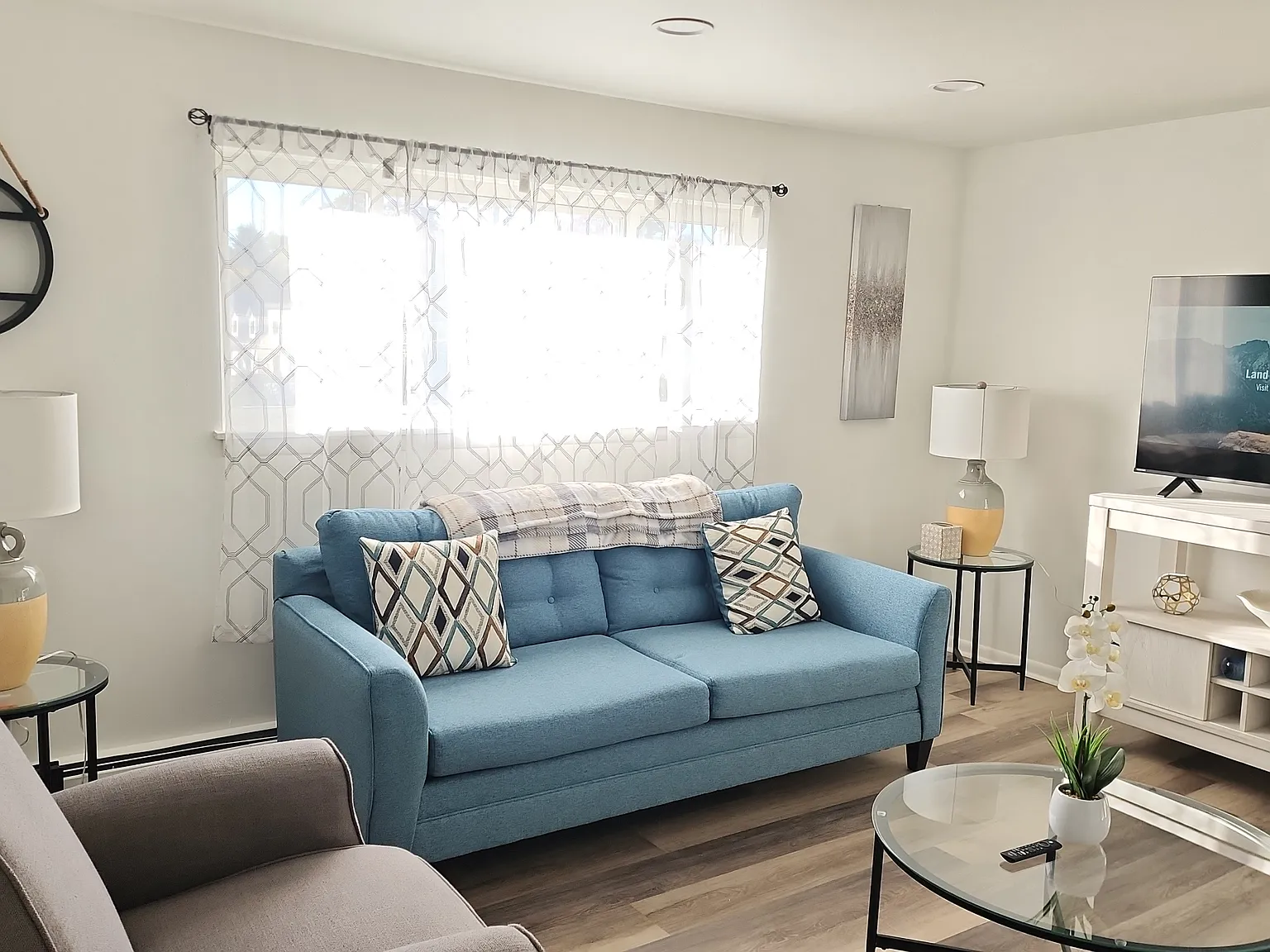 2 bed, 1100 sqft, $1,875 — Photo 2