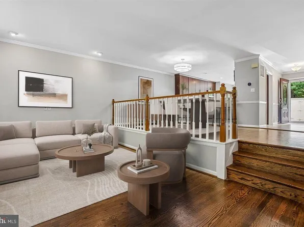 8044 Galla Knoll Cir, Springfield, VA 22153