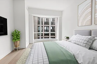 Rented by R New York