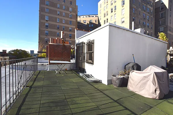 Rented by City Stop Realty | media 21