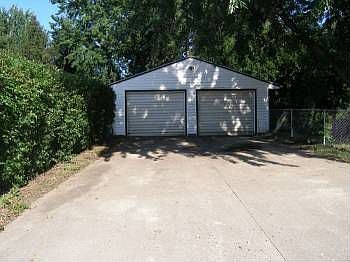 2nd image of 7427 Aumack Dr