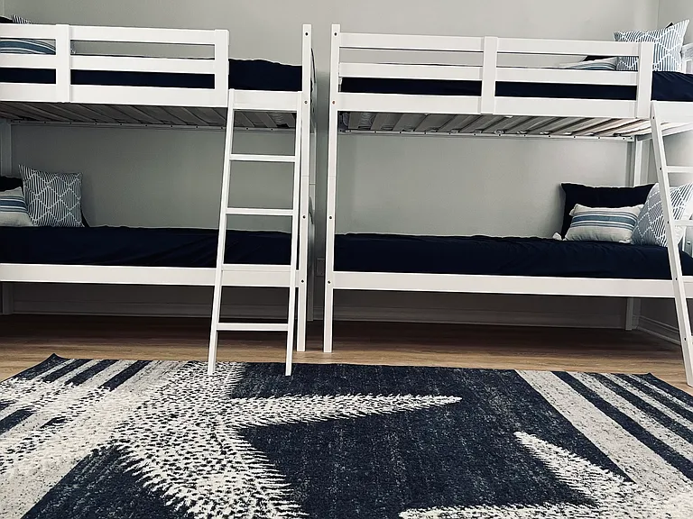 Extra (4th) bedroom with two bunk beds