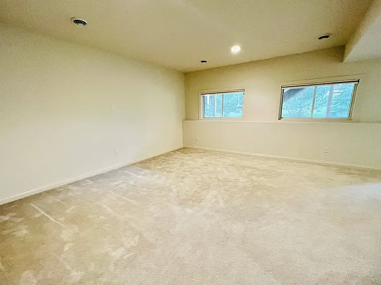 16499 Beverly Dr — Photo 39