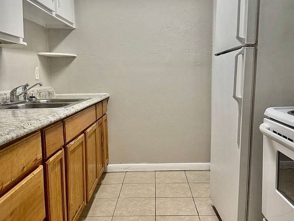 5th image of 9413 Hollock St APT B