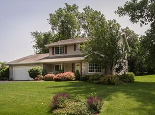 1335 Edgewood Dr, Lake Geneva, WI
