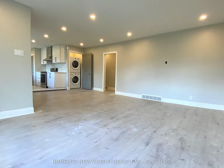 176 Eastdale St — Photo 2